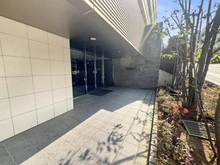 【神奈川県/川崎市高津区梶ケ谷】エム・ブランド梶ヶ谷 アプローチ