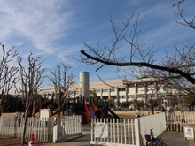 【神奈川県/川崎市高津区久本】ヴェルレージュ溝の口 みどりの大広場（現地より約500m）