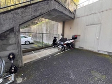 【神奈川県/川崎市高津区新作】キャッスル梶が谷 駐輪場：バイク置き場　空き無（300～500円/月）