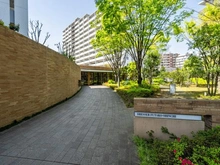 【神奈川県/川崎市高津区二子】ドレッセ二子新地 ガーデンコート アプローチ