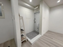 【東京都/世田谷区砧】真和ハイツ 玄関：家具調度品は価格に含まれません