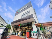 【神奈川県/川崎市中原区新城】プラウド武蔵新城ステーションマークス マルエツ武蔵新城店（現地より約30m）