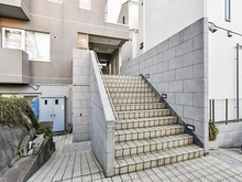 【神奈川県/川崎市宮前区宮崎】ボン・ファミリエ宮崎台 アプローチ