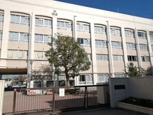 【神奈川県/川崎市高津区二子】パークホームズ二子多摩川フェアアリーナ 西高津中学校（現地より約1,110m）：