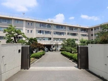 【神奈川県/川崎市宮前区宮崎】マイキャッスル宮崎台 宮前平中学校（現地より約1,560m）