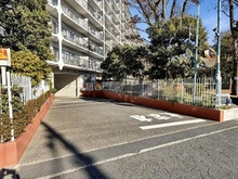 【神奈川県/川崎市高津区坂戸】日商岩井溝の口マンション A棟 共用部：駐車場出入口