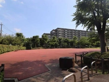 【神奈川県/川崎市高津区坂戸】日商岩井溝の口マンション A棟  KSP自由広場（現地より約200m）：