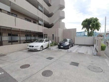 【神奈川県/川崎市多摩区堰】多摩川久地パーク・ホームズ弐番館 駐車場