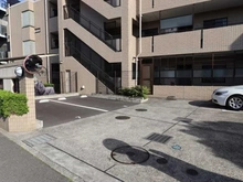 【神奈川県/川崎市多摩区堰】多摩川久地パーク・ホームズ弐番館 駐車場