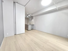 【神奈川県/川崎市中原区新丸子町】プラウド新丸子 LDK：(手前)洋室