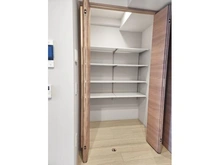 【神奈川県/川崎市中原区新丸子町】プラウド新丸子 収納：パントリー