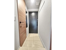 【神奈川県/川崎市中原区新丸子町】プラウド新丸子 玄関