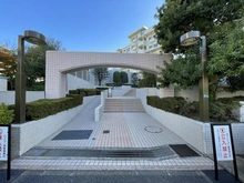 【神奈川県/横浜市金沢区堀口】メゾン横浜能見台 B棟 アプローチ