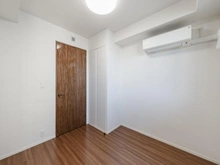 【神奈川県/川崎市中原区小杉町】パークシティ武蔵小杉ザガーデン タワーズウエスト 洋室：東向き（約4.5帖）