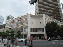 【神奈川県/川崎市中原区小杉町】パークシティ武蔵小杉ザガーデン タワーズウエスト フーディアム武蔵小杉（現地より約700m）