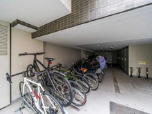 【東京都/新宿区下落合】プラウド高田馬場 敷地内