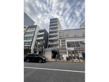 【東京都/新宿区高田馬場】高田馬場西商店街ビル 外観：写真正面の建物です。