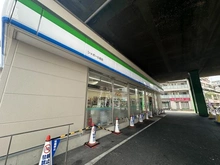 【東京都/江戸川区南小岩】プラウドタワー小岩フロント ファミリーマートシャポー小岩店（現地より約60m）