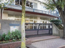 【東京都/新宿区払方町】パークホームズ市ヶ谷 新宿区立牛込第三中学校（現地より約350m）
