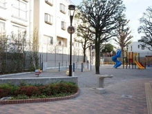 【東京都/新宿区払方町】パークホームズ市ヶ谷 納戸町公園（現地より約400m）