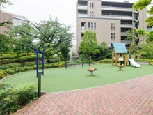 【東京都/板橋区小茂根】プラウドシティ小竹向原 グランドコート ツナグヒロバ（現地より約80m）