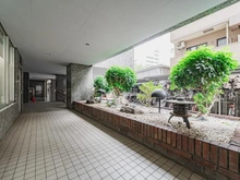 【東京都/新宿区西早稲田】ニューライフ西早稲田 敷地内