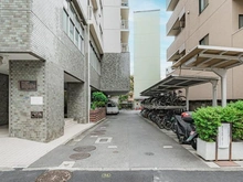 【東京都/新宿区西早稲田】ニューライフ西早稲田 敷地内