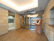 【東京都/新宿区百人町】シーズクロノス新宿戸山 エントランス