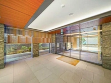 【東京都/新宿区原町】プラウド新宿牛込柳町 エントランス