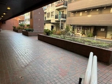 【東京都/三鷹市上連雀】三鷹ロイヤルハイツ 敷地内