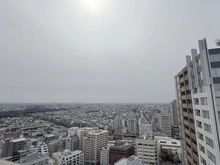 【東京都/武蔵野市中町】武蔵野タワーズ スカイクロスタワー 眺望：バルコニー南西側
