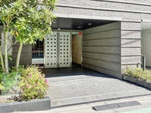 【東京都/新宿区東五軒町】グラツィオーソ神楽坂ウエスト エントランス