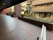 【東京都/三鷹市上連雀】三鷹ロイヤルハイツ B 敷地内