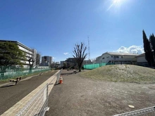 【東京都/三鷹市上連雀】三鷹ロイヤルハイツ B 上連雀あんず児童公園（現地より約500m）