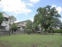 【東京都/三鷹市上連雀】グランドメゾン三鷹フロントレジデンス 上連雀児童公園（現地より約210m）
