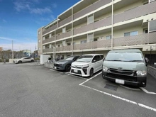 【東京都/三鷹市井口】プレミスト三鷹井口 駐車場