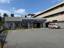 【東京都/武蔵野市桜堤】パークシティ武蔵野桜堤フォレストハウス C棟 ローソン武蔵野桜堤二丁目店（現地より約320m）：