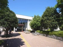 【東京都/三鷹市下連雀】ライオンズマンション三鷹 A棟 三鷹市立三鷹図書館（現地より約210m）：