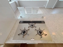 【東京都/武蔵野市中町】武蔵野タワーズ スカイクロスタワー キッチン：三口コンロ