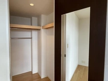 【大阪府/大阪市福島区吉野】大阪ウエストゲートタワー 収納：ウォークインクローゼット(ミラー付き)