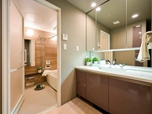 【大阪府/大阪市中央区久太郎町】プレサンスレジェンド堺筋本町タワー 洗面所