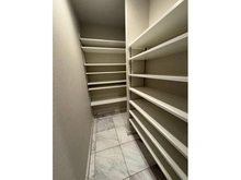 【大阪府/大阪市中央区久太郎町】プレサンスレジェンド堺筋本町タワー 収納：シューズインクローゼット