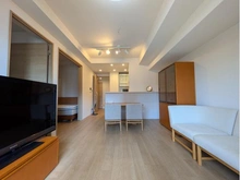 【兵庫県/神戸市中央区八幡通】ザ・パークハウス神戸三宮 リビング・ダイニング：床暖房が2面付。家具調度品は価格に含まれません