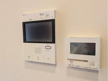 【兵庫県/神戸市中央区八幡通】ザ・パークハウス神戸三宮 各種操作パネル：モニター付きインタフォン、床暖房操作パネル。