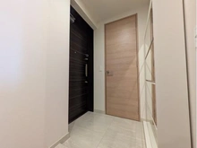 【兵庫県/神戸市中央区八幡通】ザ・パークハウス神戸三宮 玄関：シューズインクローゼット付きの玄関スペース。