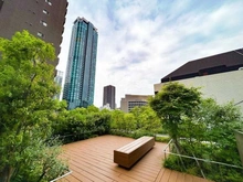 【大阪府/大阪市北区大淀南】グランドメゾン新梅田タワー 共用施設：ウッドデッキテラス