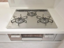 【大阪府/大阪市中央区神崎町】ジオ南大江公園 キッチン：三口コンロ