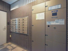 【大阪府/大阪市中央区神崎町】ジオ南大江公園 宅配BOX：奥：メールBOX