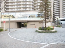 【大阪府/豊中市東泉丘】ウエリス豊中桃山台 エントランス：※ウエルカムアプローチ