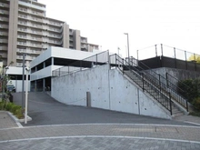 【大阪府/豊中市東泉丘】ウエリス豊中桃山台 駐車場